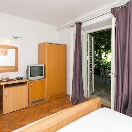 Zec - With Balcony 3 Adults *